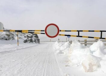 Estradas encerradas na Serra da Estrela devido à queda de neve