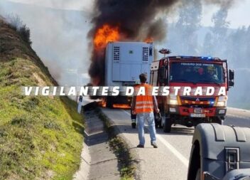Galera de camião ardeu no IC8