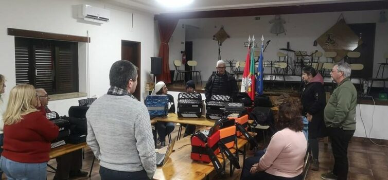 Liga Dos Amigos de Penha Garcia promove Curso de Acordeão e Concertinas