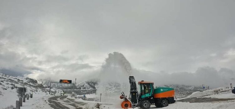 Meios envolvidos na limpeza dos acessos à Serra da Estrela.