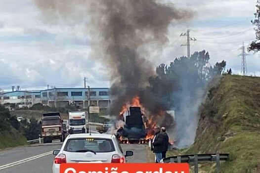 Pesado de mercadorias ardeu na N3