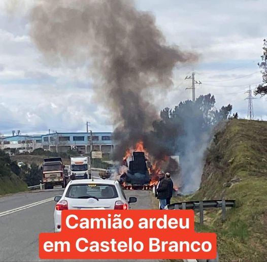 Pesado de mercadorias ardeu na N3