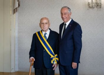 Presidente da República condecora Mestre Manuel Cargaleiro