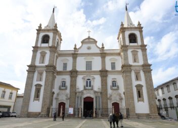 A Catedral de Portalegre reabriu ao culto apos as obras de restauro.