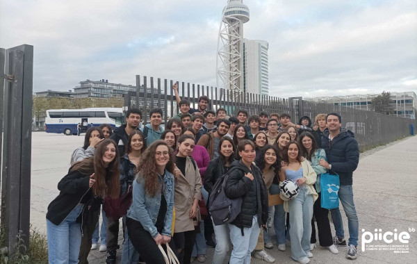 Alunos do ensino secundário recebem orientação escolar e profissional