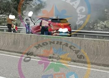 Carro incendeia-se na A23