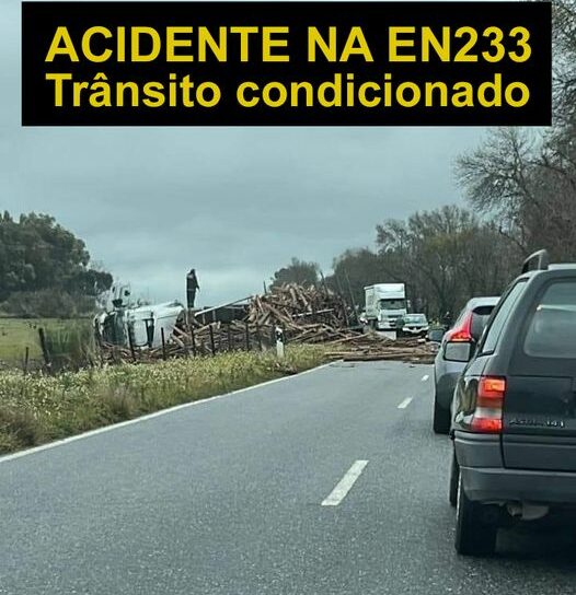 Colisão na EN233 entre pesado de mercadorias e carro dos bombeiros origina 3 fer