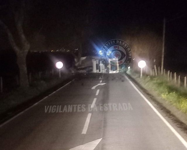 Despiste na EN240 leva ao condicionamento do trânsito