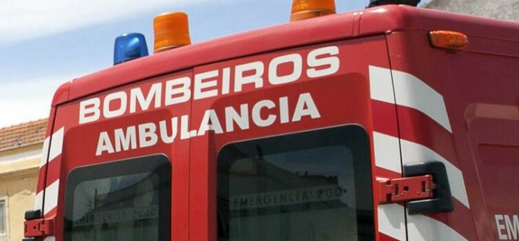 Dois feridos leves após colisão na EN18