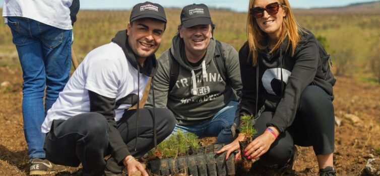 Estudantes do Politécnico de Coimbra plantaram 1500 árvores no Parque Natural da