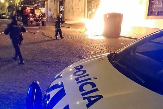 Incêndio num contentor em Castelo Branco