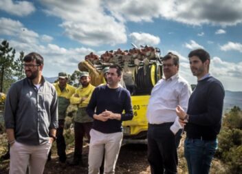 Vila de Rei recebu demonstração de máquinas florestais para corte de vegetação