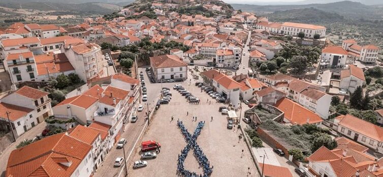450 participantes formaram “Laço Azul” em Penamacor