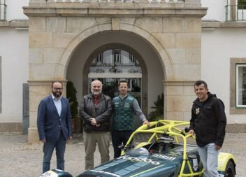 Apresentação pública no Fundão do carro Caterham Super Seven do piloto Mico Mine