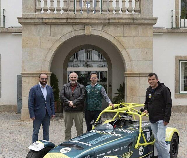Apresentação pública no Fundão do carro Caterham Super Seven do piloto Mico Mine