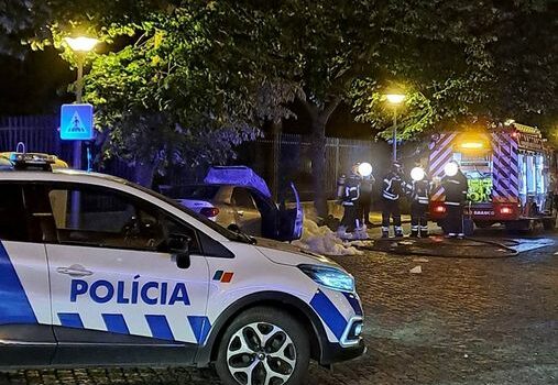 Carro arde parcialmente em Castelo Branco