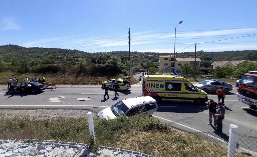 Colisão na EN18 provoca quatro feridos