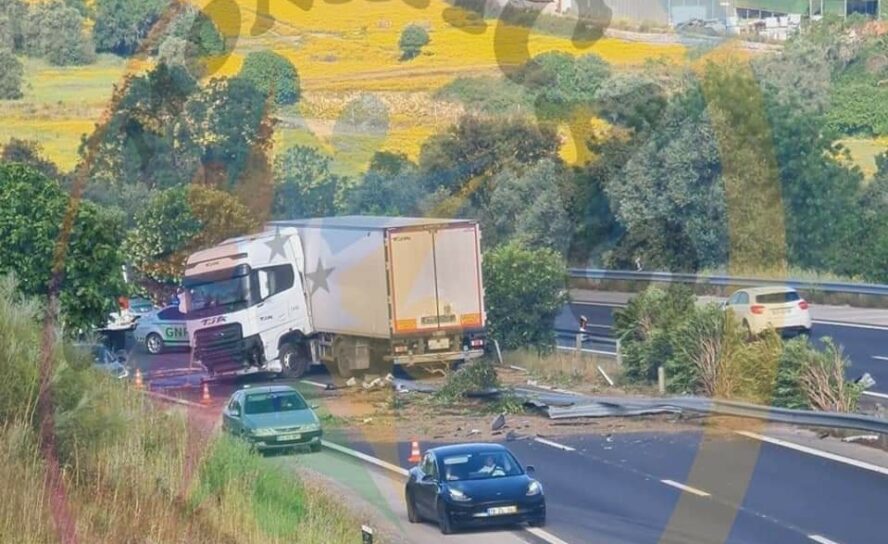 Despiste de pesado leva ao corte de trânsito na A23