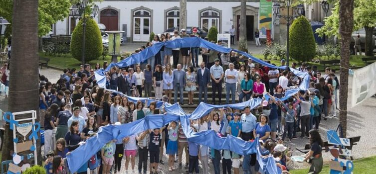 Fundão fez "Laço Azul" em campanha de sensibilização