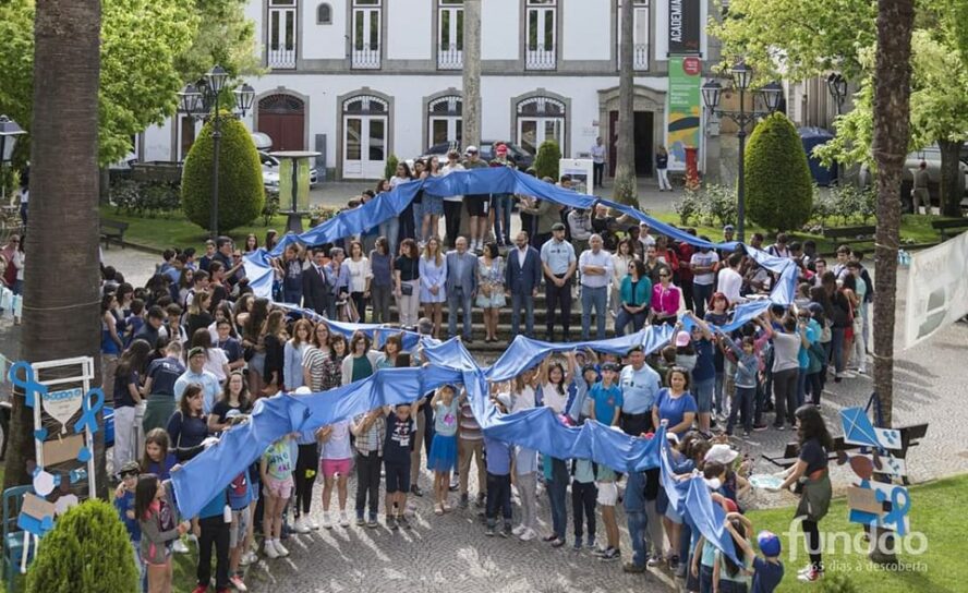 Fundão fez "Laço Azul" em campanha de sensibilização