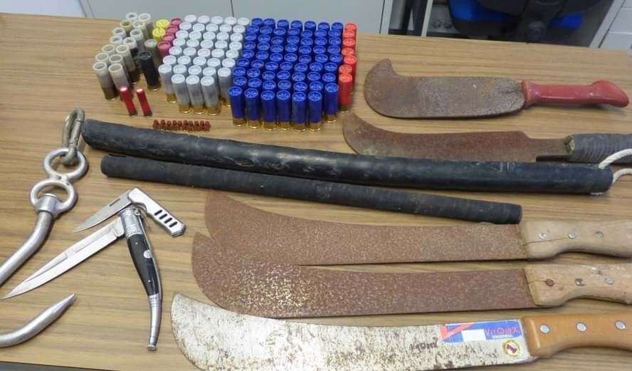 GNR apreende armas brancas