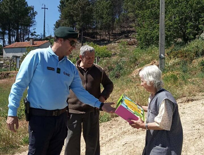 GNR oferece cabazes a idosos sinalizados na Covilhã