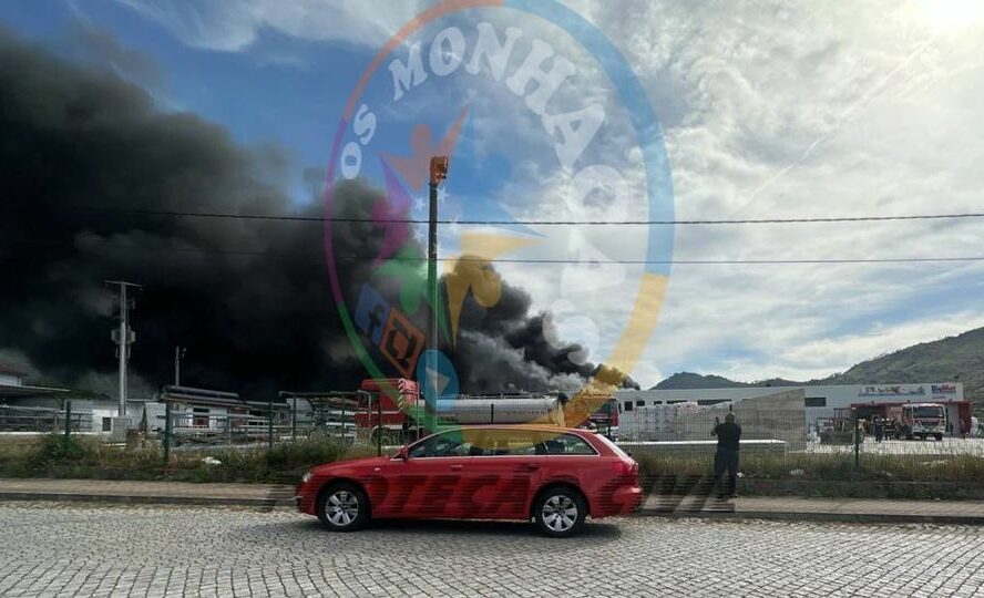 Incêndio deflagra em armazém no concelho da Guarda