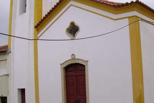 Padre recusa-se a fazer funeral de jovem