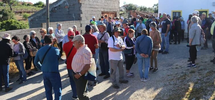 Passeio pedestre rumou à localidade de Padrão