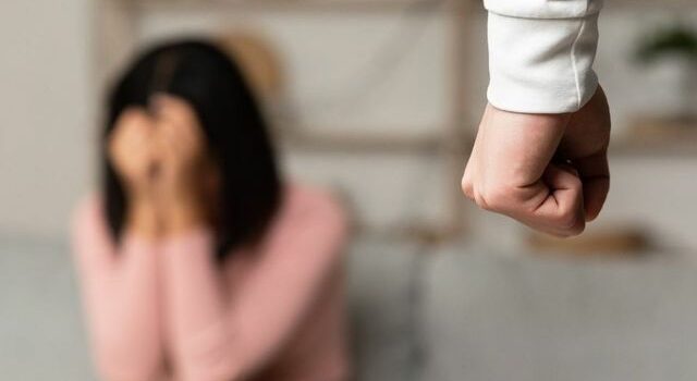 Pulseira eletrónica para octogenário pelo crime de violência doméstica