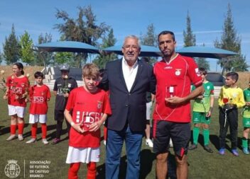 AFCB entrega Troféu do Cartão Branco