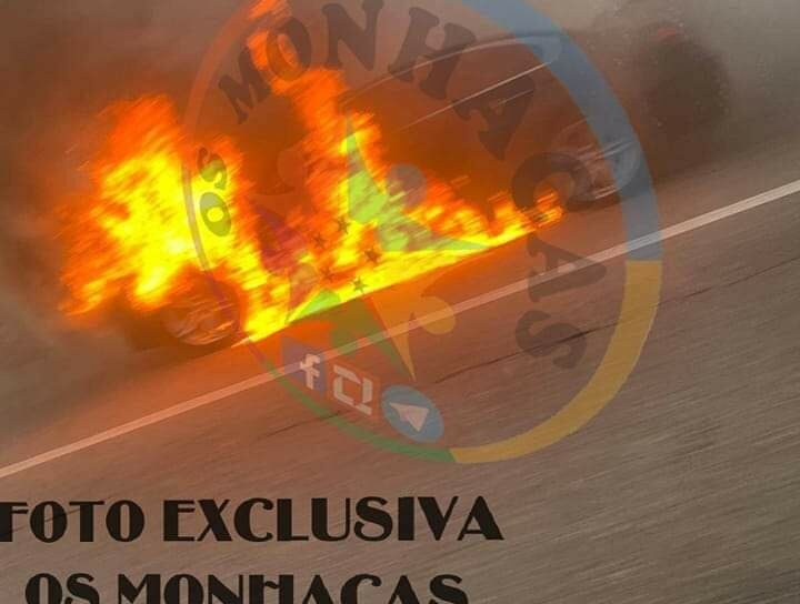 Carro ardeu totalmente na A23