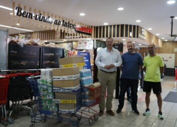 Cento e doze pessoas angariam 260 quilos de alimentos para o Banco Solidário na
