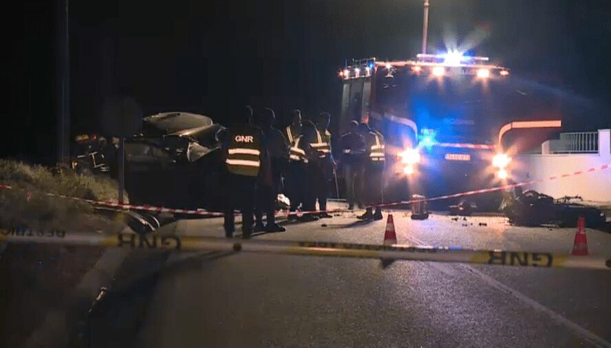 Colisão entre veículo ligeiro e motociclo faz três mortos em Ansião