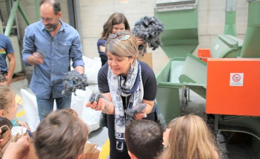 Crianças na Covilhã unem-se a empresas para reciclar roupa estragada