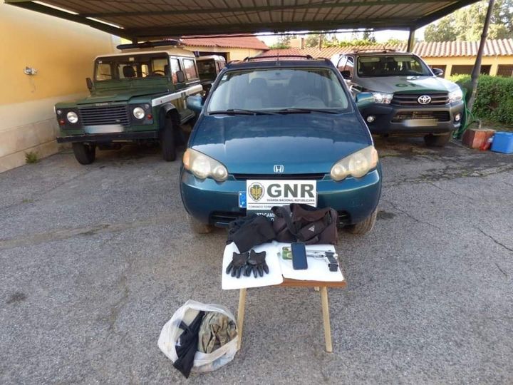 Dois arguidos por furto de veículo na Sertã