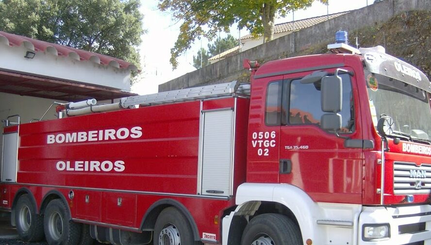 Fogo em hotel em Oleiros controlado pelos bombeiros