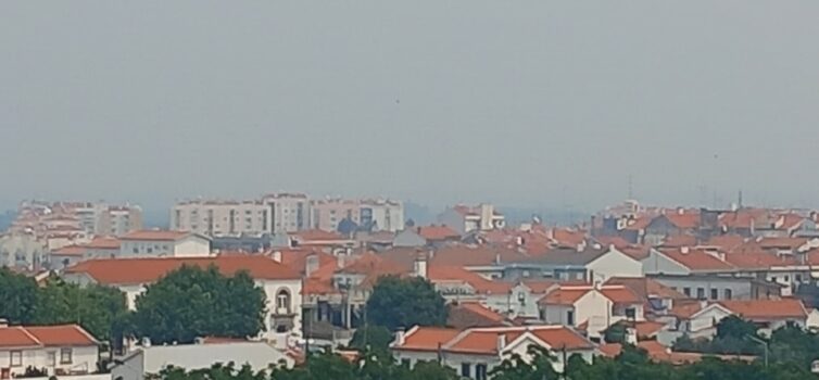 Fumo de incêndio em Espanha chega a Castelo Branco