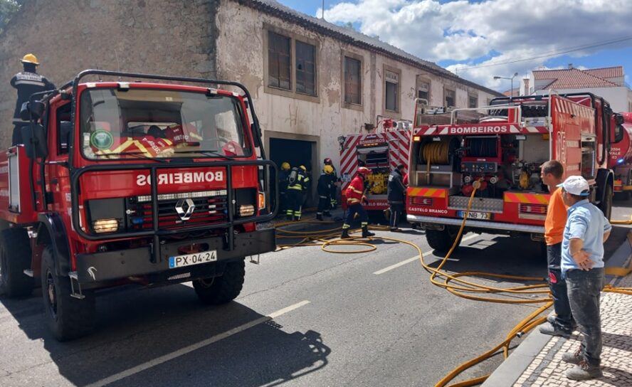 Incêndio deflagra em Castelo Branco