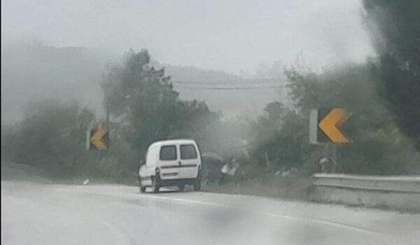 Acidente no IC8, a seguir à Zona Industrial do Camporês