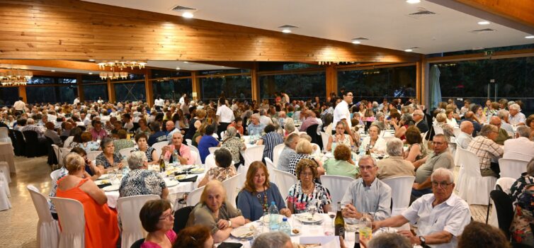 Alunos da Usalbi em jantar de encerramento de atividades do ano