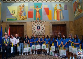 EQUIPA DE BASQUETEBOL RECEBIDA NO SALÃO NOBRE