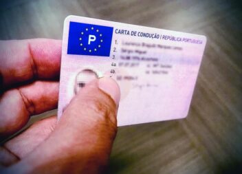 Tem carta de condução anterior a 2008? Vai poder renovar sem exame