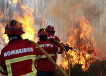 Três bombeiros da Beira Baixa partem amanhã para o Canadá para combater incêndio