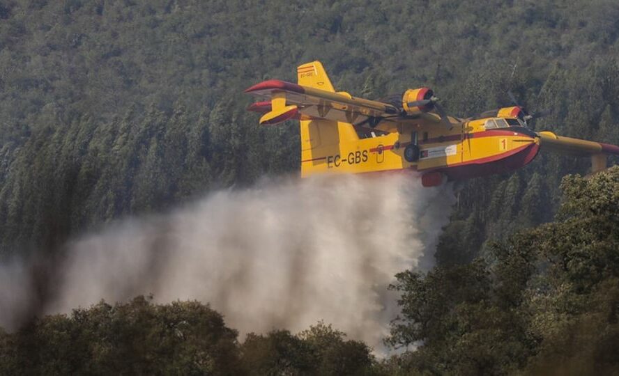 11 meios aéreos combatem Incêndio em Idanha-a-Nova