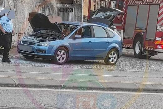 Automóvel arde parcialmente na Guarda