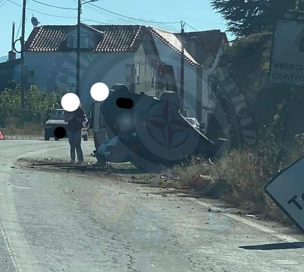 Automóvel capotou e resulta em dois feridos na Guarda