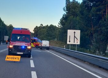 Colisão no IC8 faz dois feridos