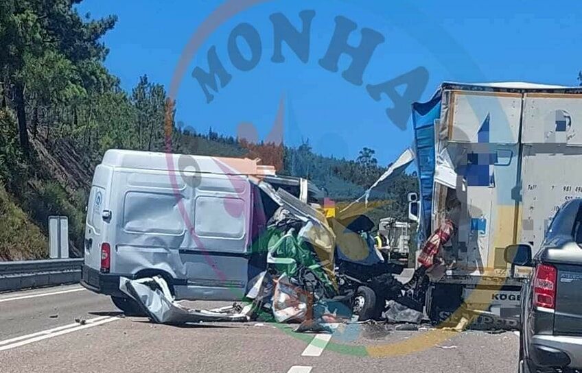 Colisão no IC8 faz dois feridos