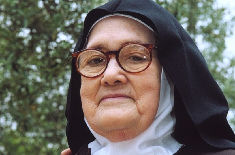 Decreto que proclama virtudes heroicas de Irmã Lúcia lido em Fátima